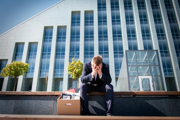 useful tips for navigate mass layoffs